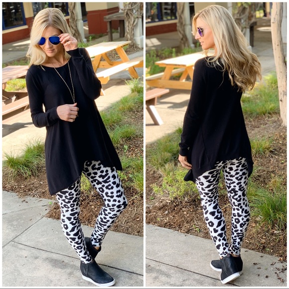 ✨LAST ONE✨Black and White Animal Print Leggings - Picture 6 of 7